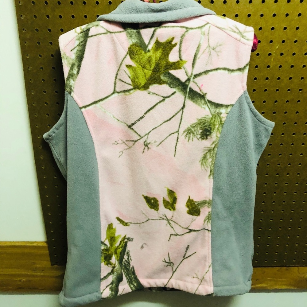 Fleece vest. - Picture 3 of 6